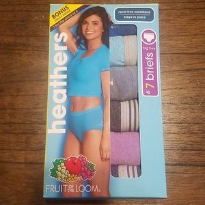NIB Fruit of the Loom Briefs - size 7 LG